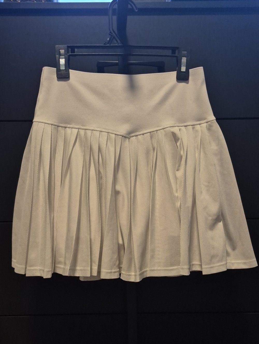 Lululemon-VSX Women's Pleated White Skater Skirt With Pockets